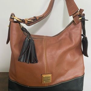 Gorgeous Dooney & Bourke saddle/black leather hobo/satchel.